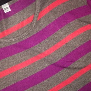 A classic LuLaRoe shirt